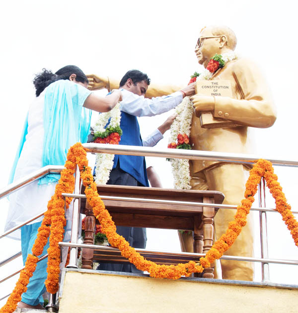 ಉಡುಪಿ ಜಿಲ್ಲಾಧಿಕಾರಿ ಕಚೇರಿ ಎದುರು ಅಂಬೇಡ್ಕರ್ ಪ್ರತಿಮೆ ಅನಾವರಣ